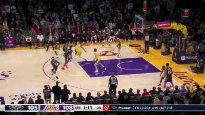 [Highlight] McCollum finds Zion rolling wide open for the dunk