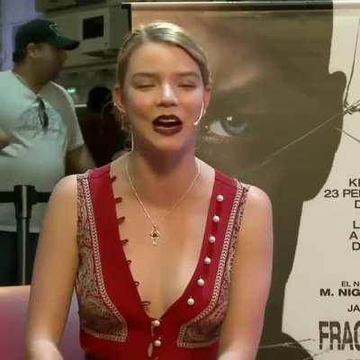 these shaking boobs are so sexy and cute😍😍😍