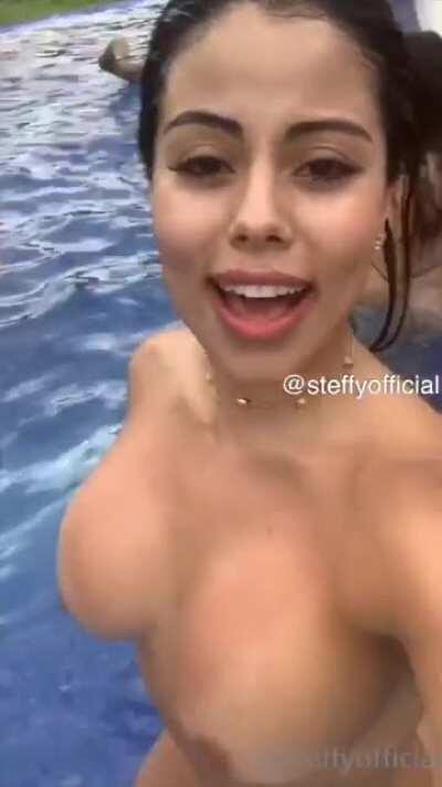 Estoy buscando algo de yurkies o Jennifer Ponce o de Alejandra quiroz