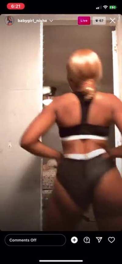 Her live be lame she cry to much, y’all got anything up for trades I got hella shit