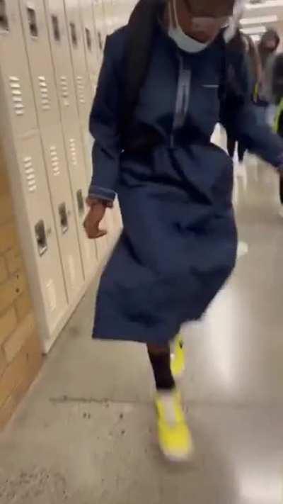 WaLlA hO aKAbHaR 🥰🥰