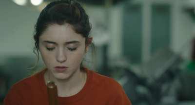 Natalia Dyer just loves rubbing her pussy