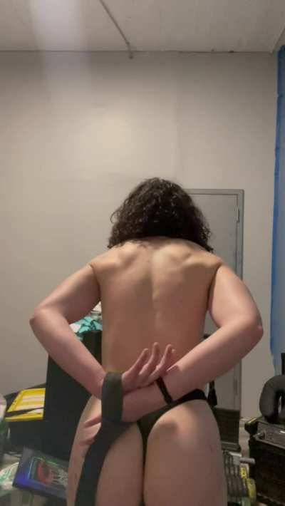 I think I [f]igured out how to use lifting straps :3