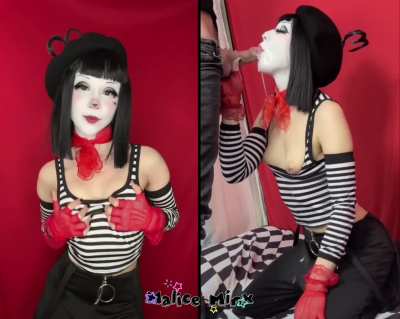 Which Bon Bon do you prefer? Cute or slutty? 🖤💦