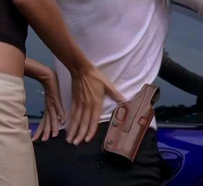 Gisele Bundchen groping Jennifer Esposito in 'Taxi'