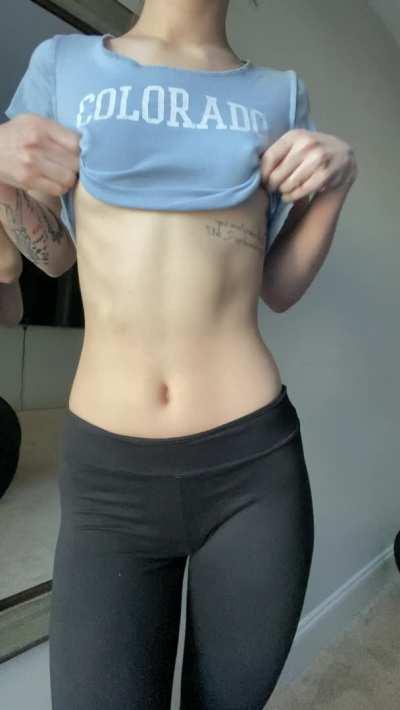 Made a gif so I could jiggle my little butt for you guys☺️