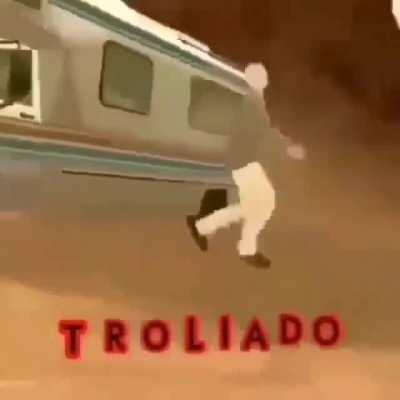 tRoLiAdO
