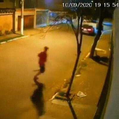 🔫✋🏻🚘🚀🌳😵