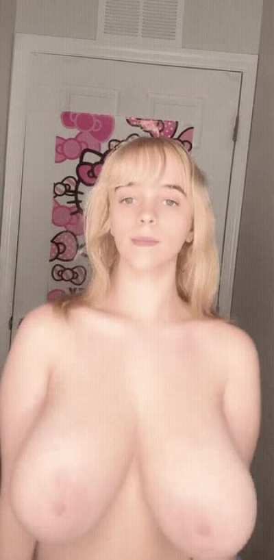 They're a bit hangy but they're natural, do u think they're suck-worthy