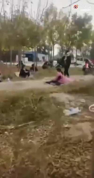 【彩色抗战】1942年10月，为了逃避饥荒和日军追杀，大批河南难民翻山越岭过草地大逃亡