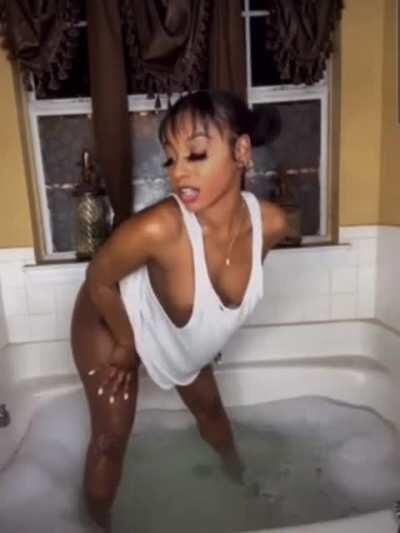 If and when she stop teasing 💣