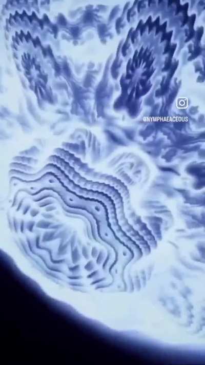 (Epilepsy Warning) can someone tell me how to re-create this