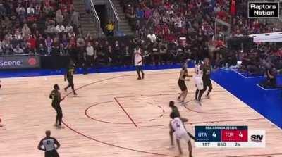 [Highlight] Scottie Barnes hits the turnaround jumper over Jarred Vanderbilt