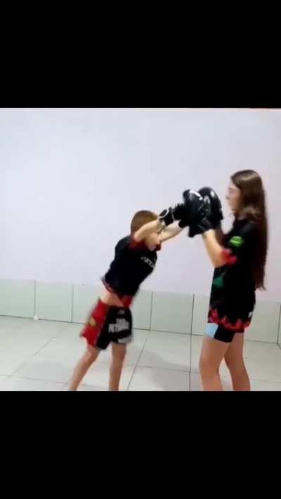 It's always beautiful to see siblings having fun