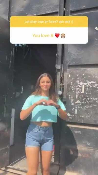 Alia Bhatt's sexy legs and thighs!