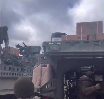 The video shows Ukrainian soldiers and a large number of NATO armoured vehicles. The date and place are unknown.