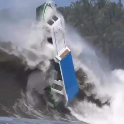Boat vs Wave