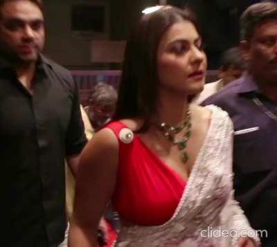 SLO- MO KAJOL is HORNY!!! Perfect boob fuck !!! NEVER SEEN ZOOMED~ Boobs ke bich mein land chalane mein bahut maja aaega 🍌💦💦💦💦💦💦💦