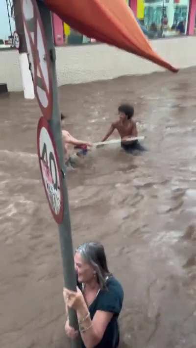 Não sabia que tinha Habib's em Veneza.