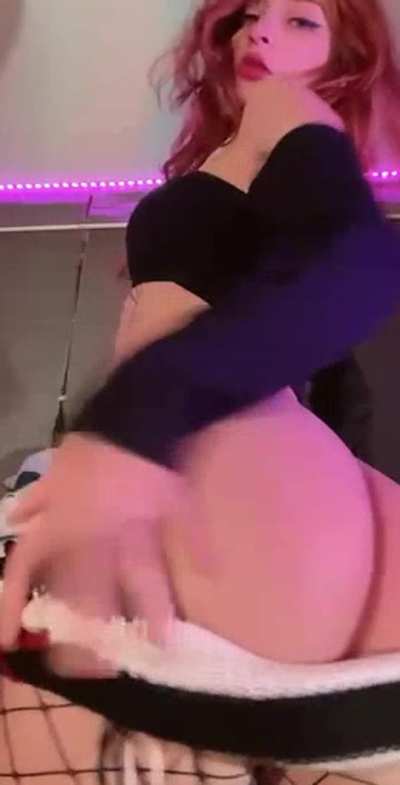 Say yes if you'd jerk to my nudes if I sent them to you