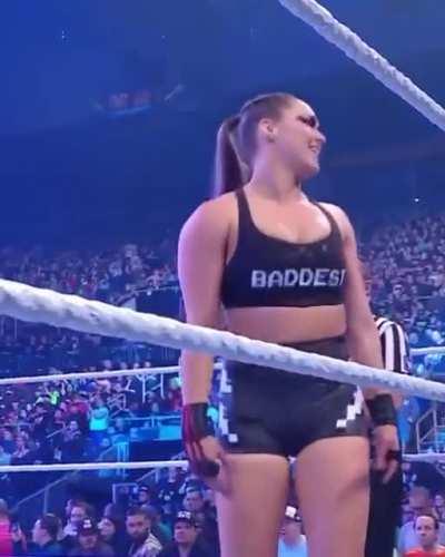 Ronda Rousey shaking her assets 🔥