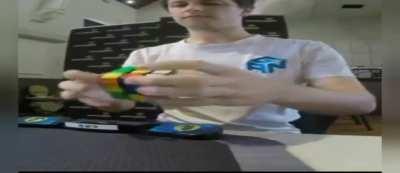 Wide speedcubers cubing!