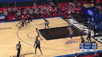 [Highlight] Maxey and Paul Reed connect on the Alley