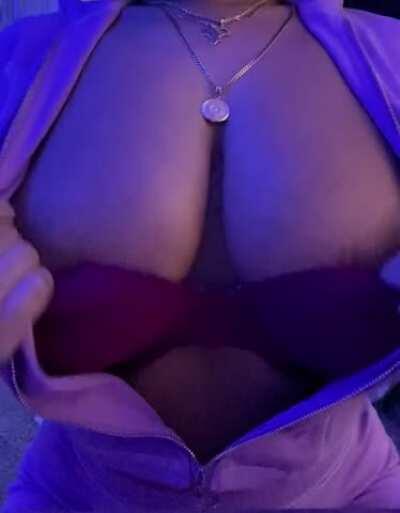 You like when I pop them out?