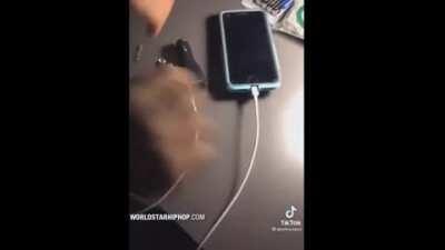 Kid shares the hack his grandma came up with to charge cell phones during power outages in Texas