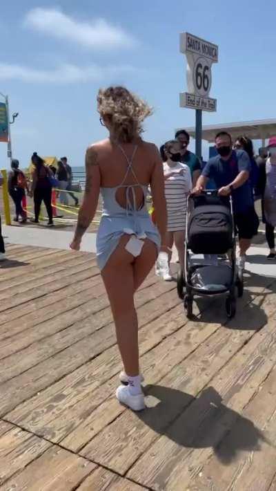 Bouncy ass in public
