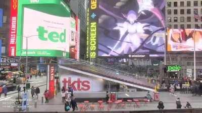 A Rukia fan yesterday rented a TSX screen of Broadway, New York for Rukia's birthday, 🔥🔥❤️‍🔥❤️‍🔥. Bleach fans doing more advertising for Bleach compared to VIZ and Disney 🤦🤦