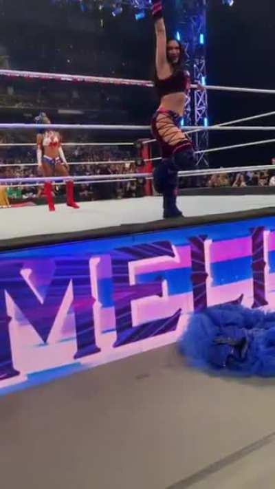 another view of Melina’s entrance