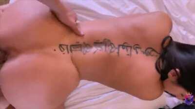 Yinyleon bubble butt rides in doggy