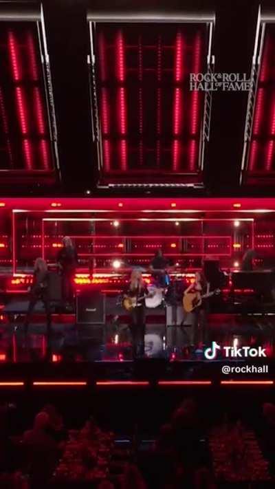 Olivia Rodrigo and Sheryl Crow (Rock & Roll Hall of Fame 2023)