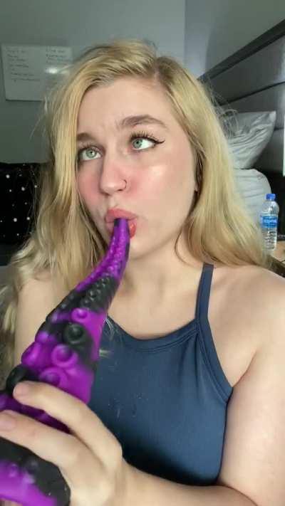 Getting messy with my tentacle