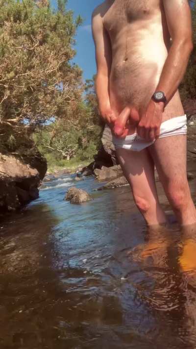 Too hot on the walk! ☀️