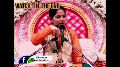 Why does Krishna wear peacock's feather? [Hindi]