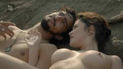 Fernanda Vasconcellos nua em 