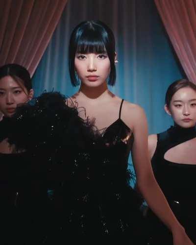 Suzy - Doona! 'Undercover' MV