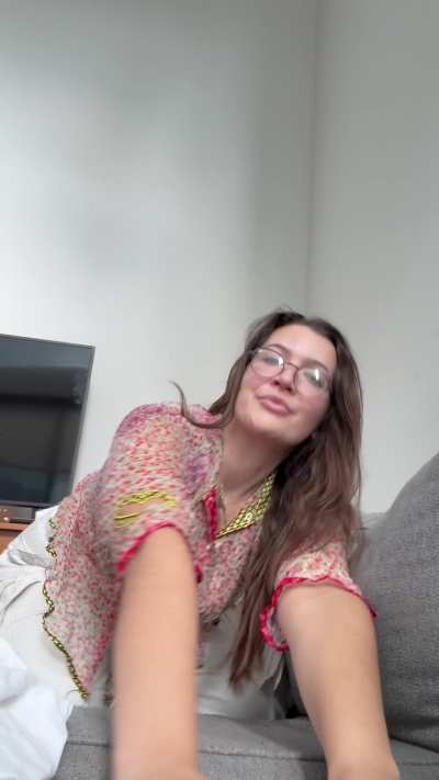 do glasses make me look more like a milf?