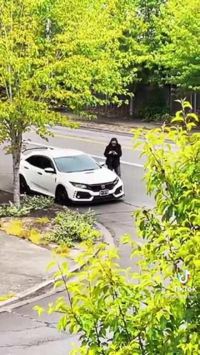 @need4zcars on TikTok giving a gift to a stranger.