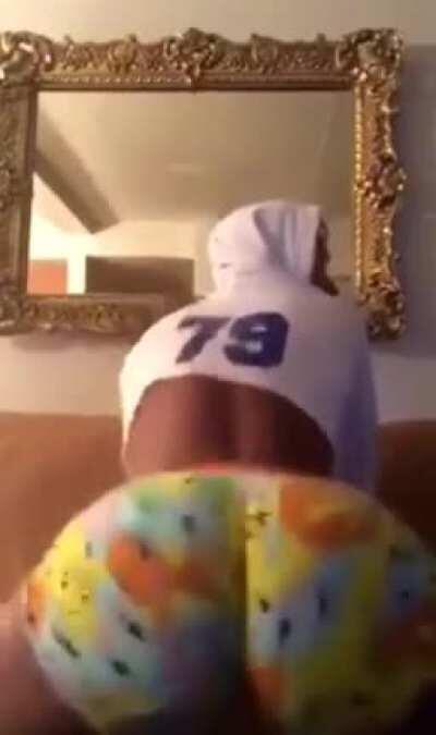 Just in case yall didnt know I got a booty too