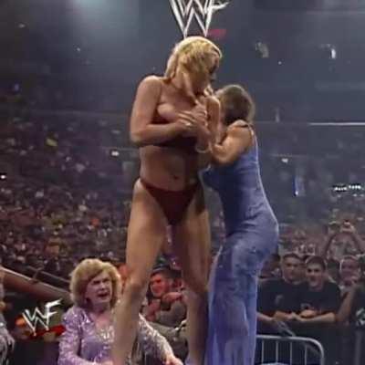 Ivory trying to rip off BB's bra