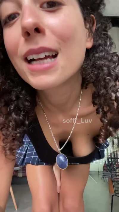 this things happend when im braless u.u