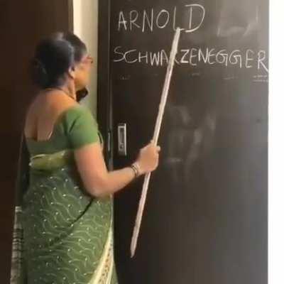 how to pronounce schwarzeneggar