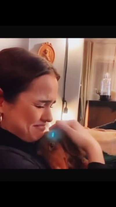 kiss your dog and see the reaction: big love