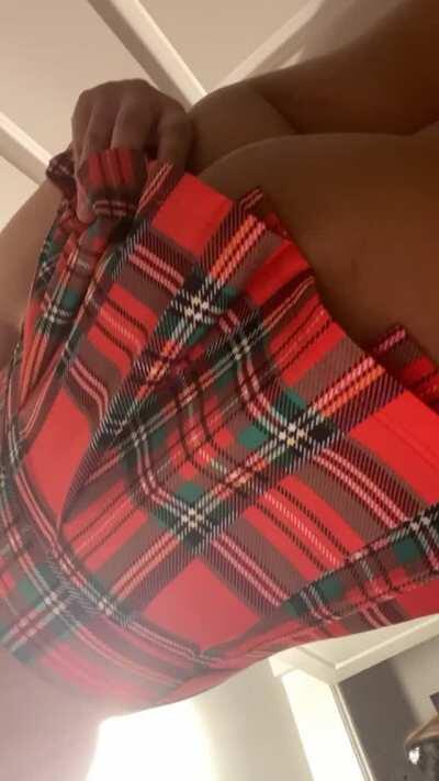 Guess who got a new schoolgirl skirt 😋