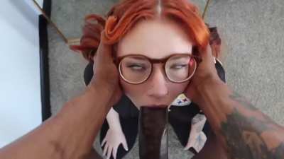 Me encanta su cara de puta hermosa.