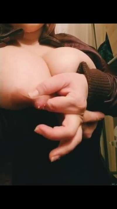 Hot Mal Malloy milking.