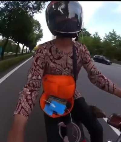 Not zipping my pouch